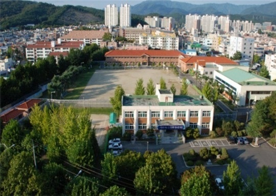 읍내중고등학교 전경 읍내중고등학교 전경